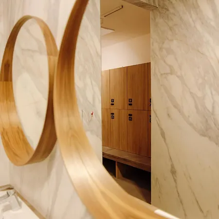 Eden - Luxus Szinvonal, Belvarosi Kenyelem דירה פץ'