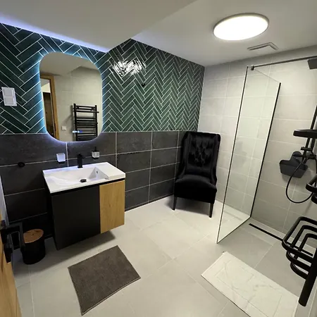 Eden - Luxus Szinvonal, Belvarosi Kenyelem * פץ'